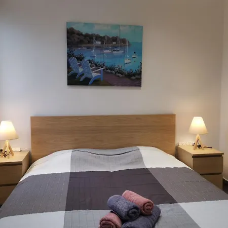 Nat's Finikoudes Beach 3 Bedroom Larnaca
